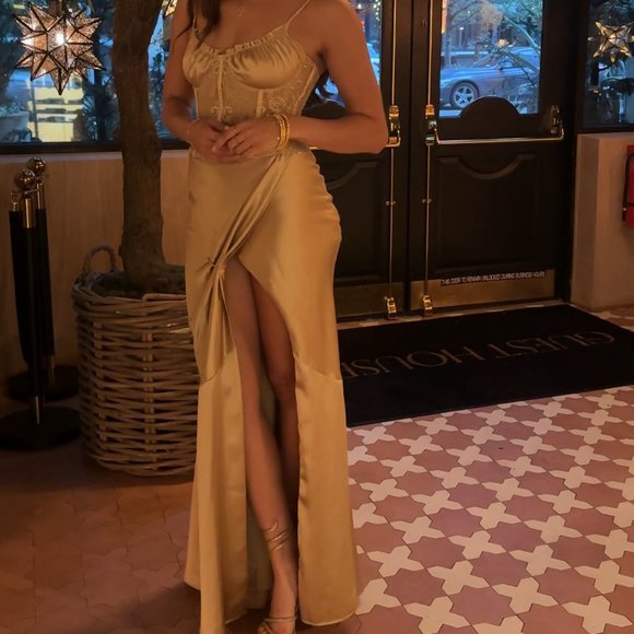 V. Chapman Dresses & Skirts - V. Chapman Calla Lilly Gown